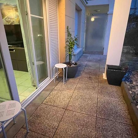 Appart Avec Terrasse Et Parking A 2 Pas De Disney Montévrain Exterior foto