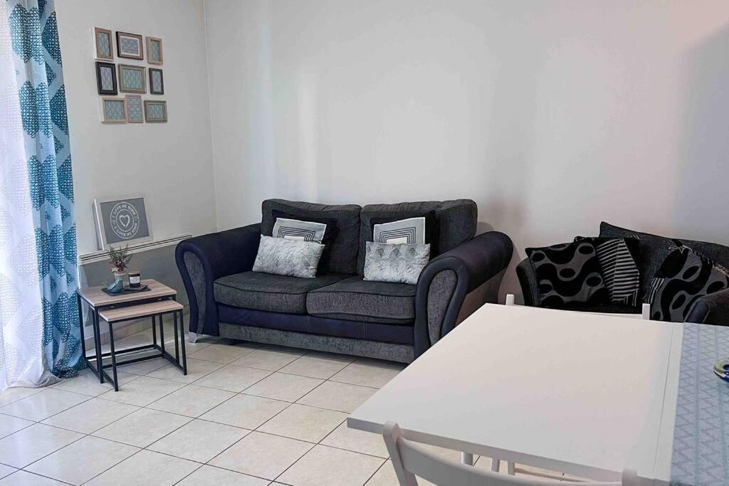 Appart Avec Terrasse Et Parking A 2 Pas De Disney Montévrain Exterior foto